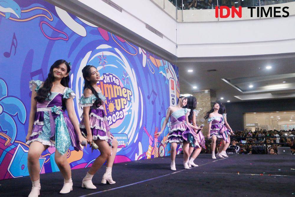 JKT48 Summer Tour di Surabaya (dok. IDN Times/Aulia Supintou)