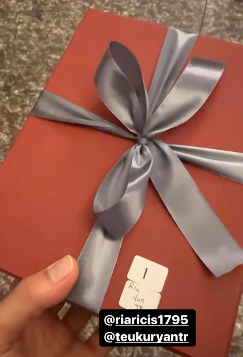 Hadiah ulang tahun Rizky Billar ke-28 (instagram.com/rizkybillar)