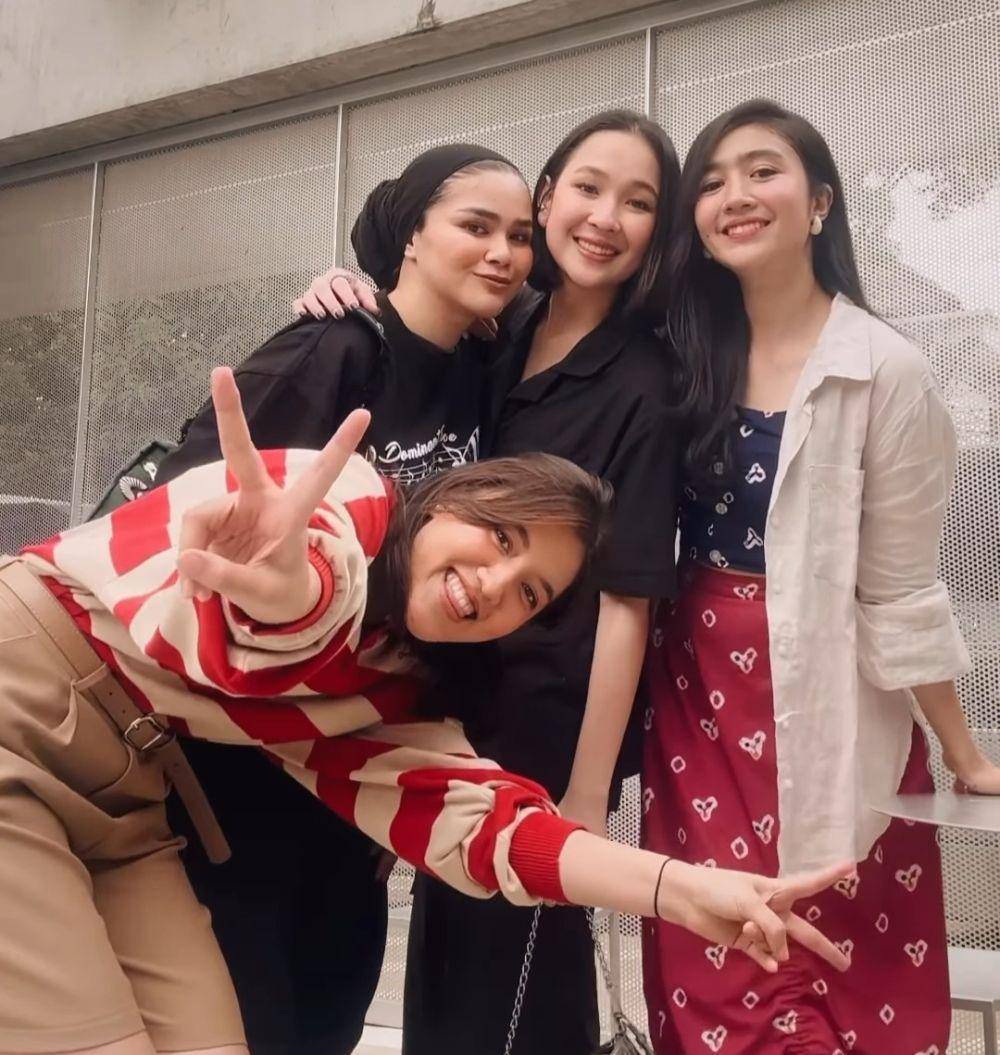 Febby Rastanty, Ify, Sivia, dan Agatha Pricilla (instagram.com/ifyalyssa)