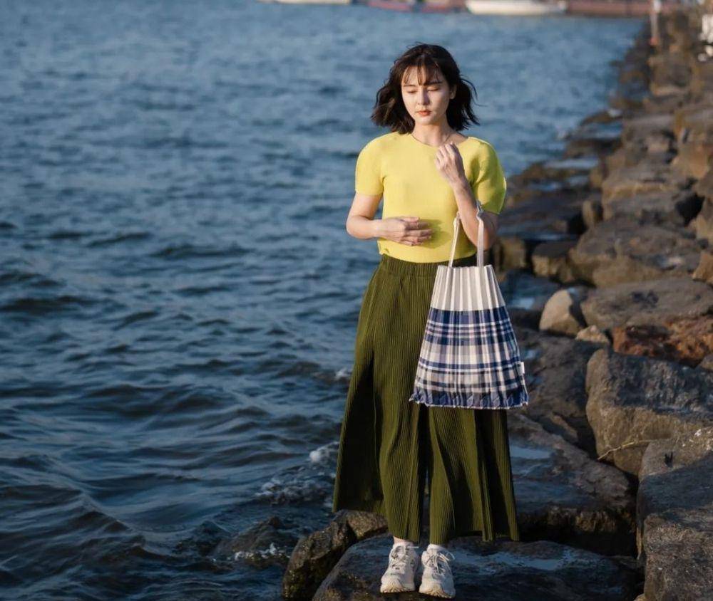 Aom Sushar (instagram.com/aom_sushar)