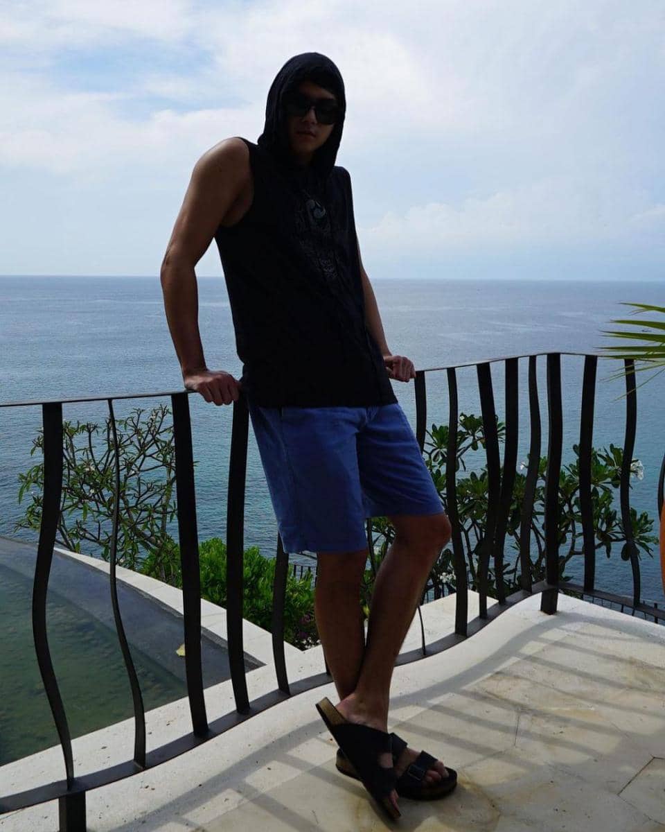 Al Ghazali (instagram.com/alghazali7/)