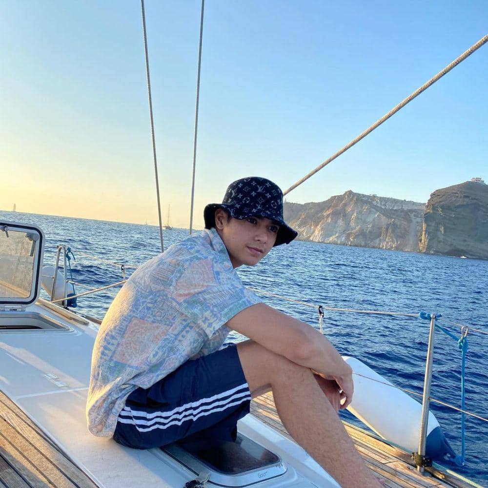 Al Ghazali (instagram.com/alghazali7/)