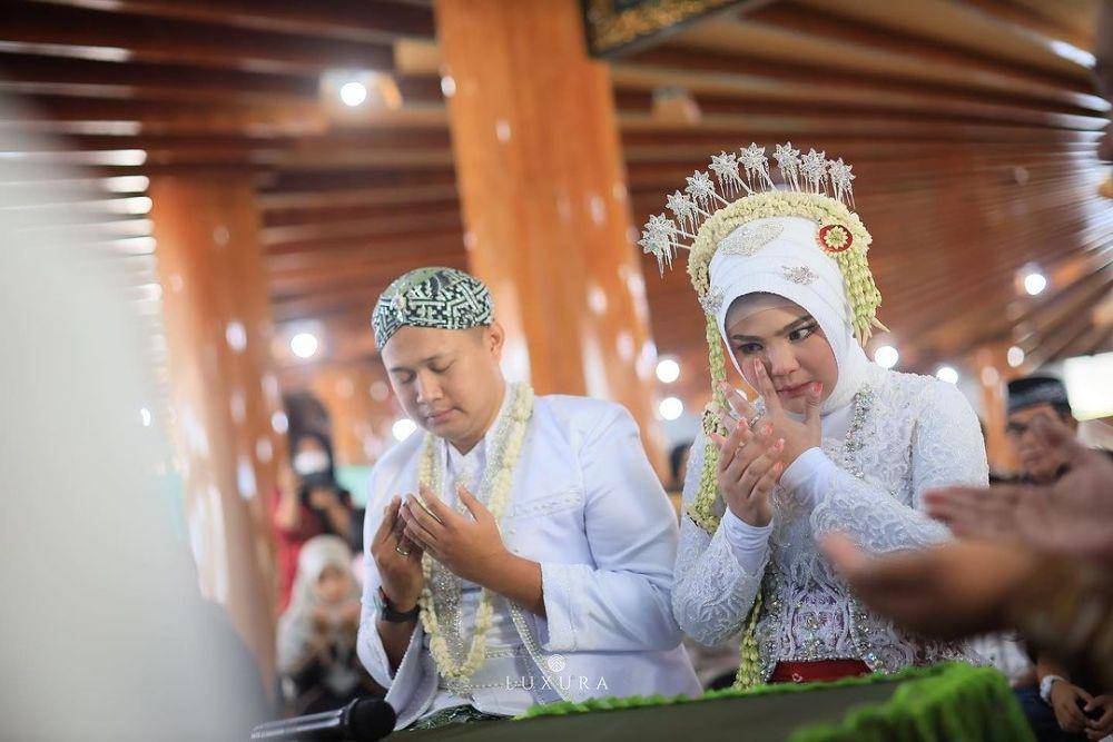 momen pernikahan Rossa Meldianti keponakan Dewi Perssik (instagram.com/luxuraimage)
