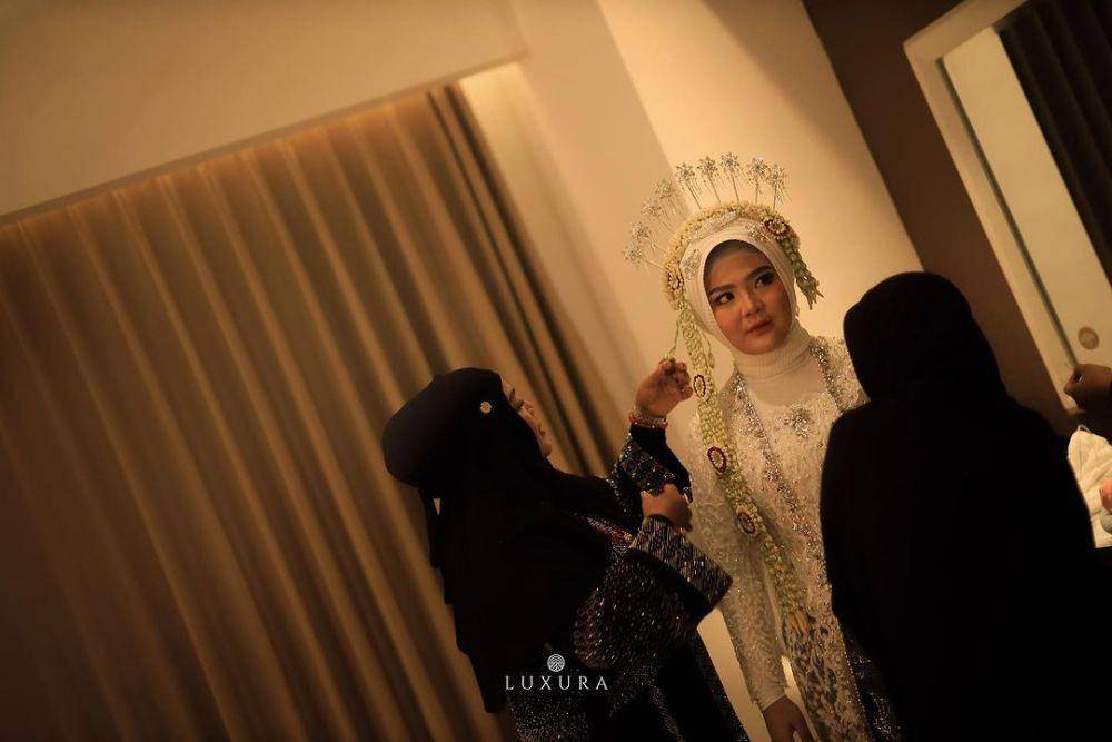 momen pernikahan Rossa Meldianti keponakan Dewi Perssik (instagram.com/luxuraimage)