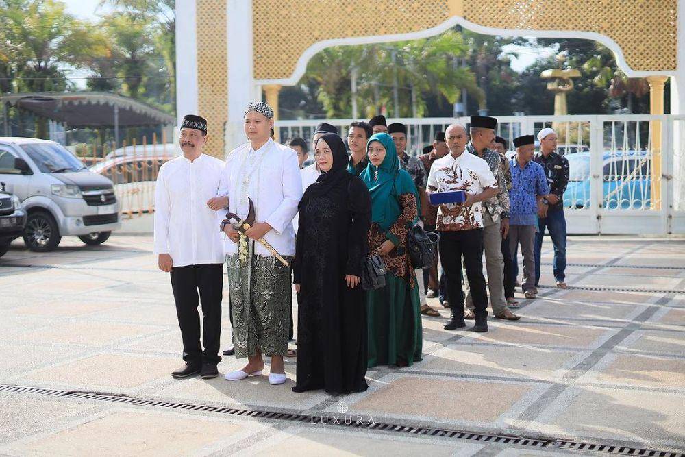 momen pernikahan Rossa Meldianti keponakan Dewi Perssik (instagram.com/luxuraimage)