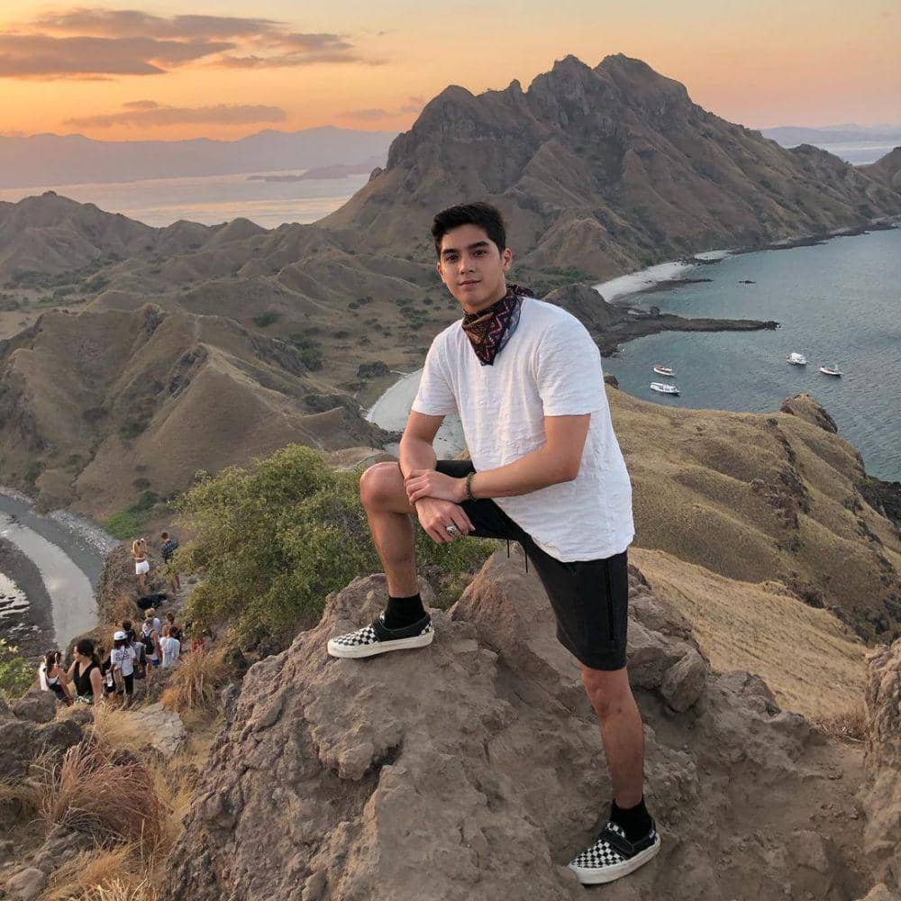 Al Ghazali (instagram.com/alghazali7/)