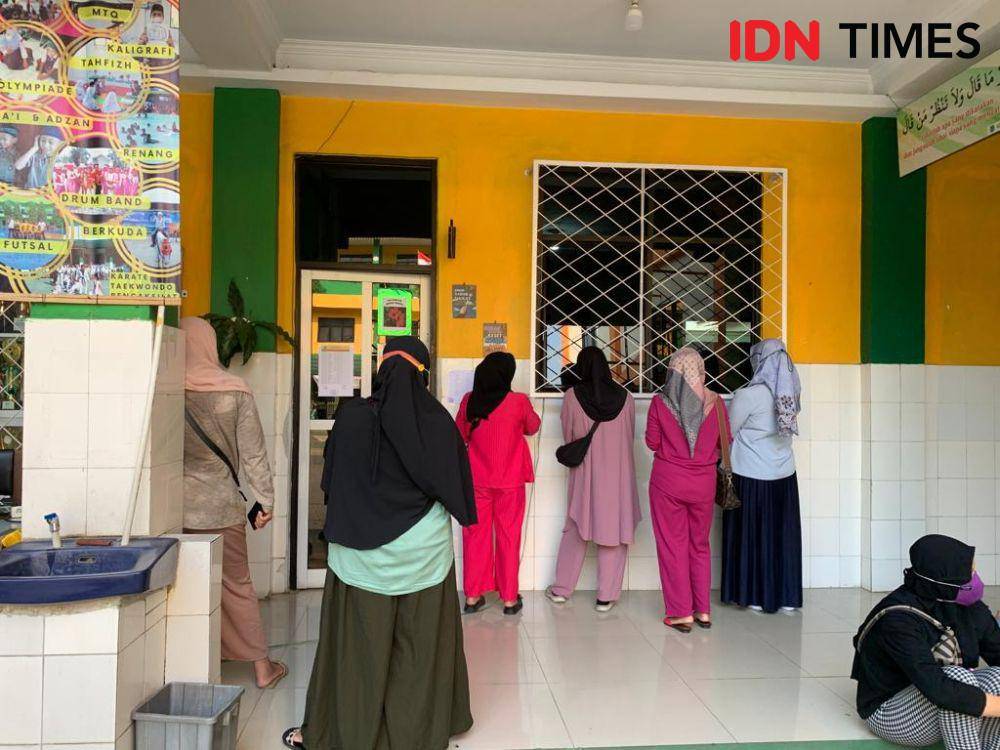 Siswa kelas 1 SD Al Azhar 2 Bandar Lampung. (IDN Times/Rohmah Mustaurida)