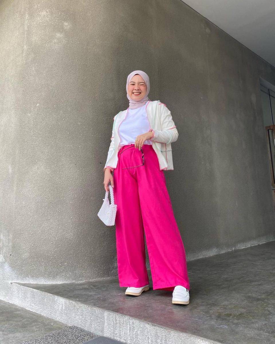 padu padan celana fuschia ala selebgram (instagram.com/rennysilviana)