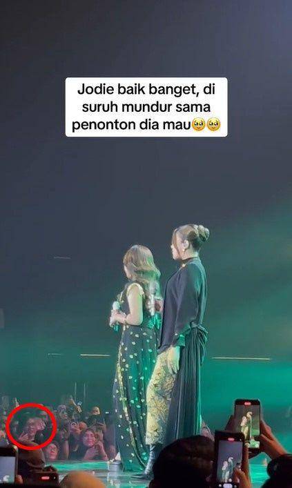 Brisia Jodie disuruh mundur penonton (tiktok.com/@achisinagah)
