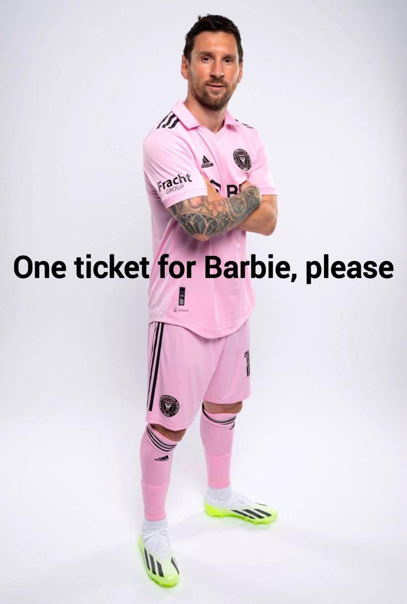 meme nonton Barbie vs Oppenheimer (twitter.com/nocontextfooty)