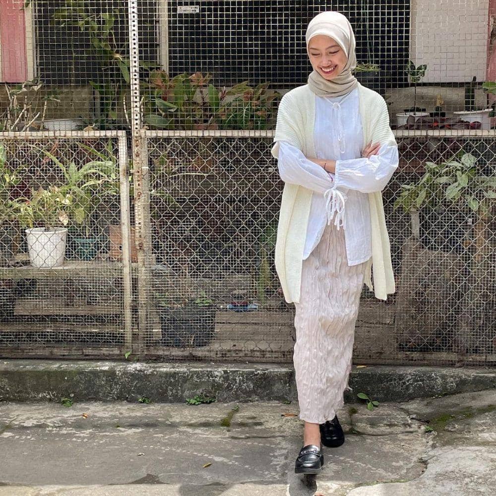 Style outer. (instagram.com/kanazhra)