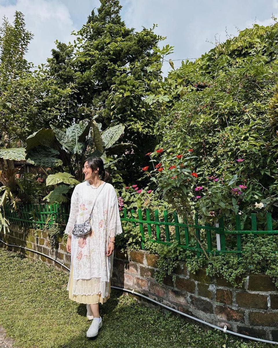 inspirasi gaya kondangan modis ala Ify Alyssa (instagram.com/ifyalyssa)