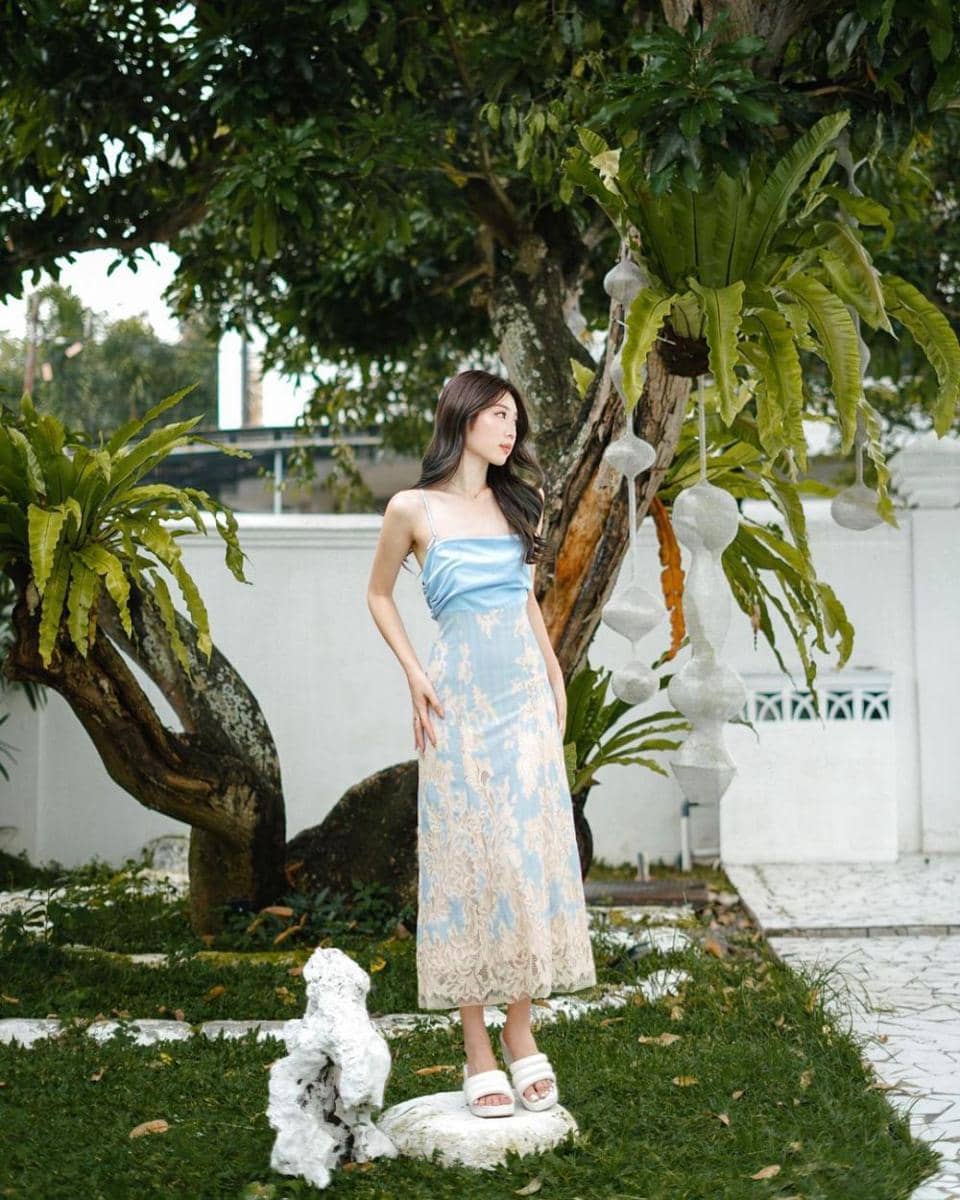 Style pesta ala Nesya Rhenata. (instagram.com/nesyarhenata)