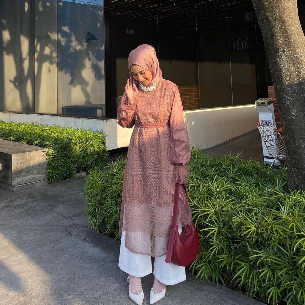 style kondangan hijab simpel nan elegan (instagram.com/fachrisaa_)
