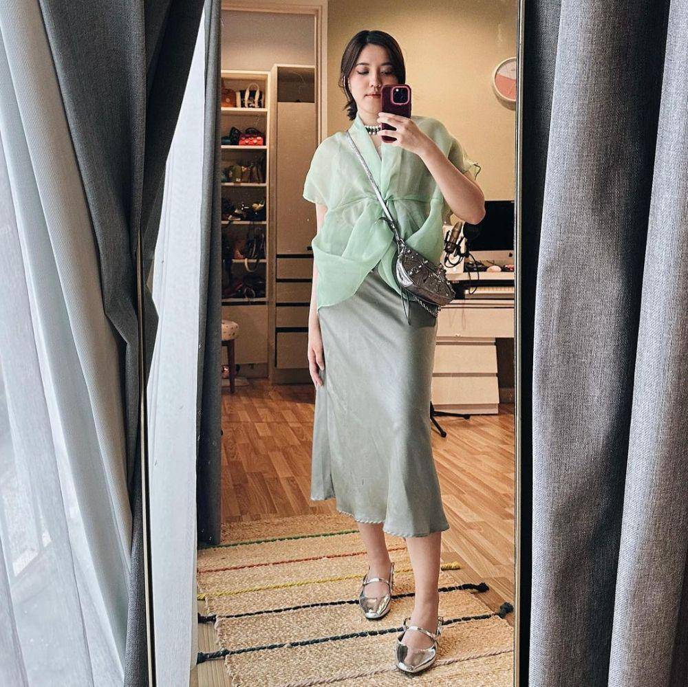 inspirasi gaya kondangan modis ala Ify Alyssa (instagram.com/ifyalyssa)