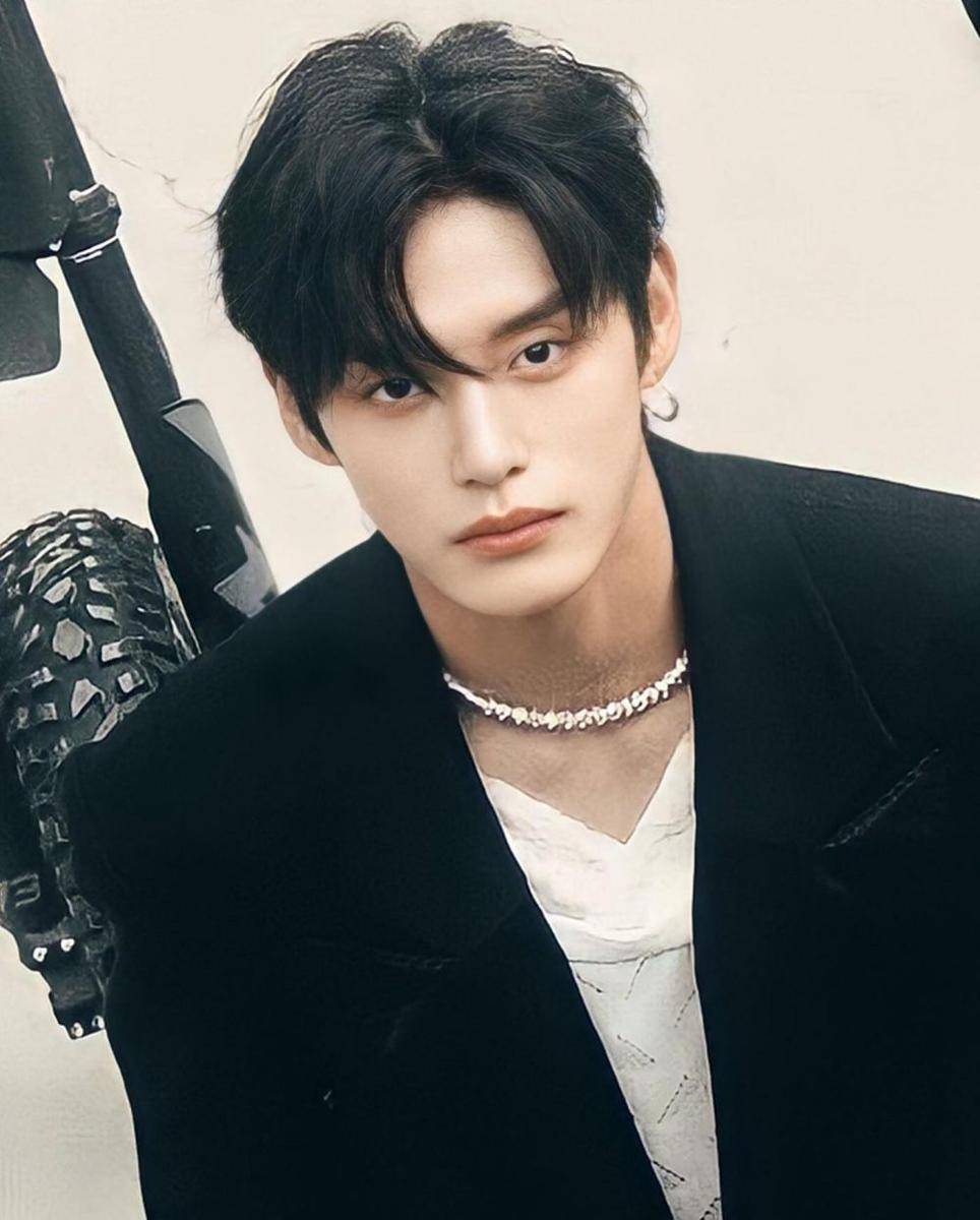 Kim Ji Woong ZEROBASEONE (instagram.com/zb1_kimjiwoong)