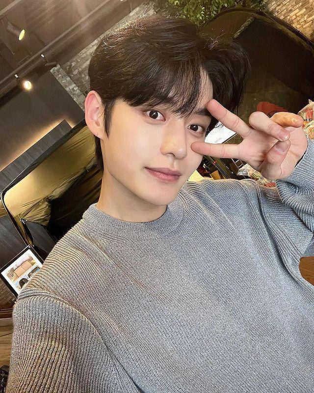 Kim Ji Woong ZEROBASEONE (instagram.com/zb1_kimjiwoong)
