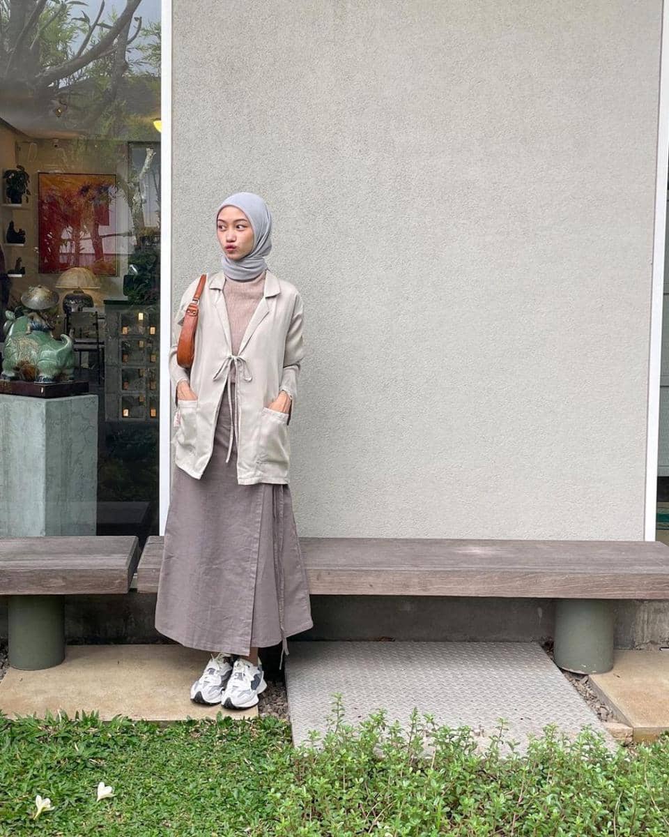 Style outer. (instagram.com/kanazhra)