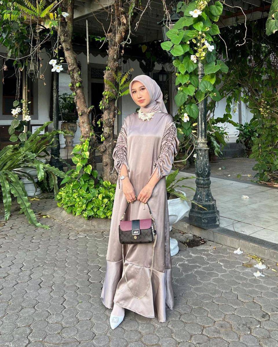 style kondangan hijab simpel nan elegan (instagram.com/fachrisaa_)