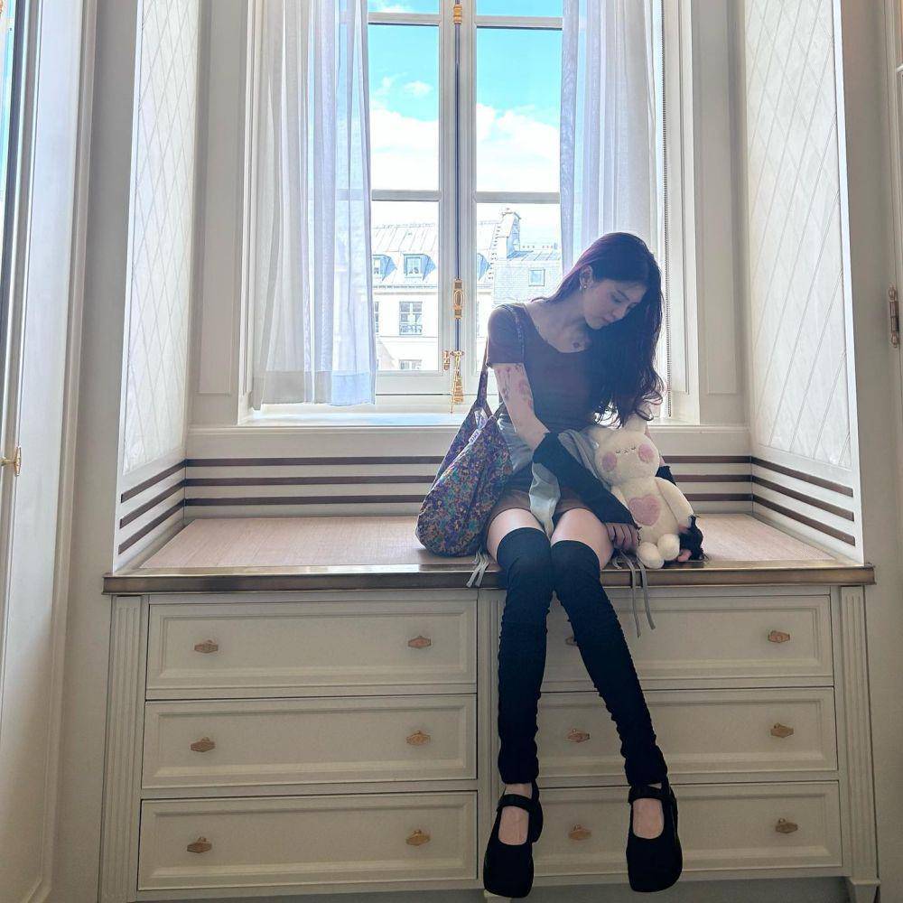 Han So Hee pamer tato (instagram.com/xeesoxee)