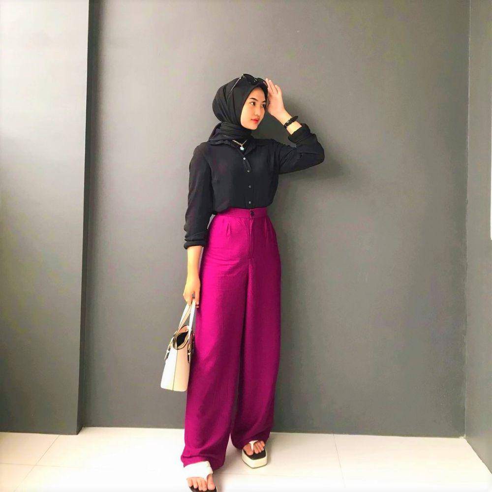 padu padan celana fuschia ala selebgram (instagram.com/intanghazll_)