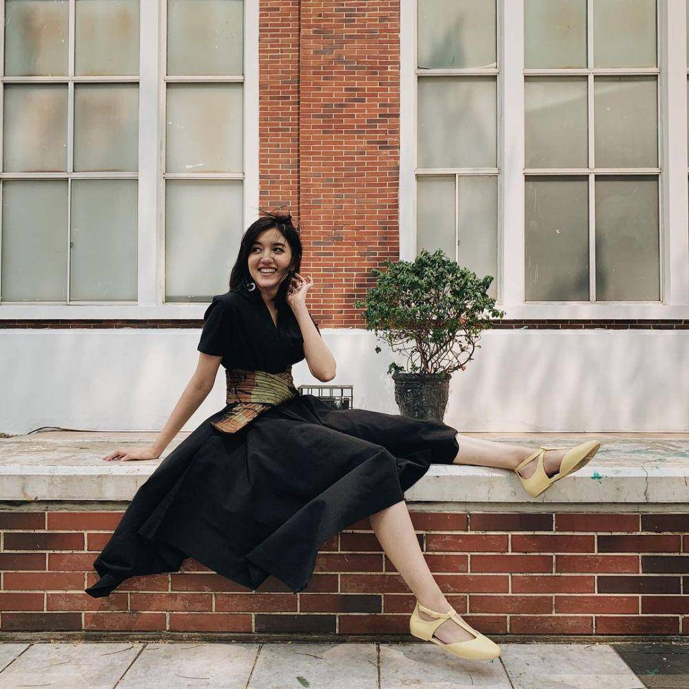 inspirasi gaya kondangan modis ala Ify Alyssa (instagram.com/ifyalyssa)