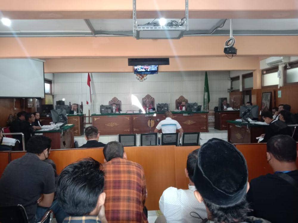 Komisaris PT Arema Aremania Bersatu Berprestasi, Tatang Dwi Arifianto, saat menjadi saksi dalam sidang pengerusakan Kantor Arema FC. (IDN Times/Rizal Adhi Pratama)