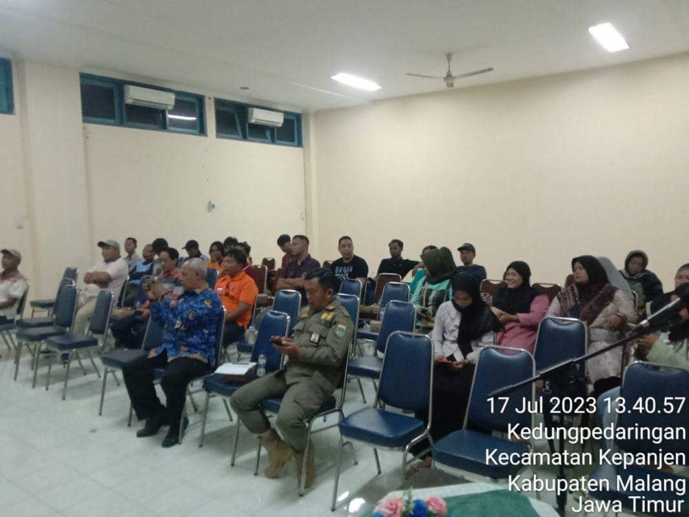 Audiensi Dispora Kabupaten Malang dengan pedagang Stadion Kanjuruhan terkait proses relokasi. (Dok Dispora Kabupaten Malang)