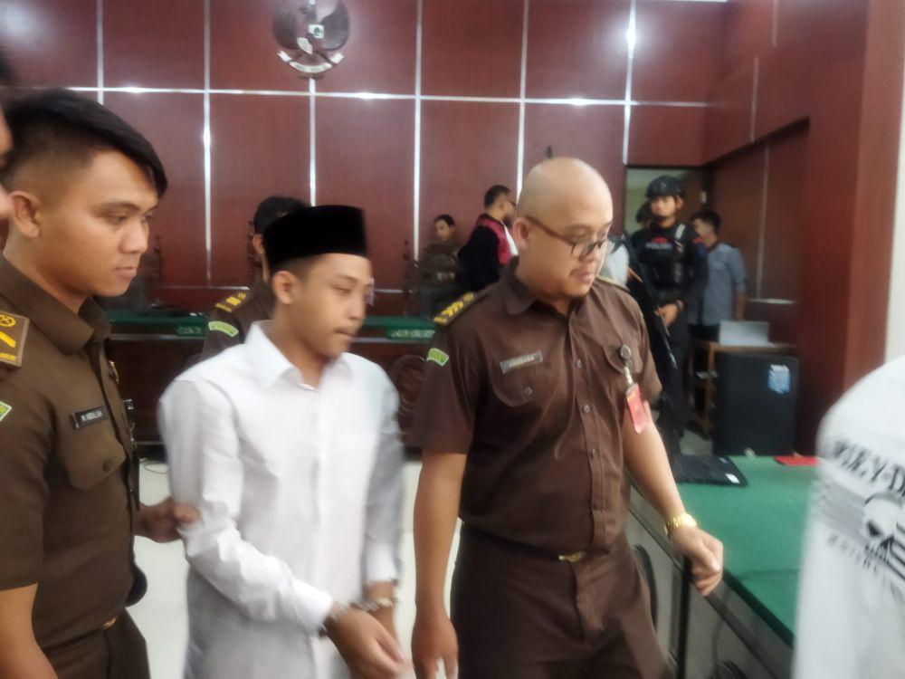 Hukuman Larangan Akses Internet Terdakwa Revenge Porn Dianulir