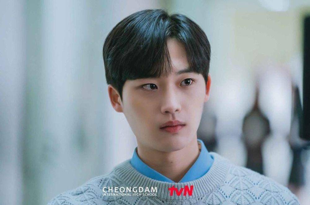 Lee Jong Hyuk di drama Bitch X Rich (instagram.com/tvn.asia)