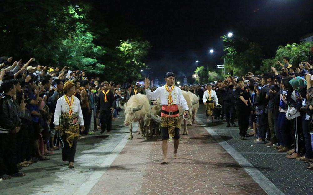 Pengertian Malam Satu Suro dan Sejarahnya yang Dianggap Sakral