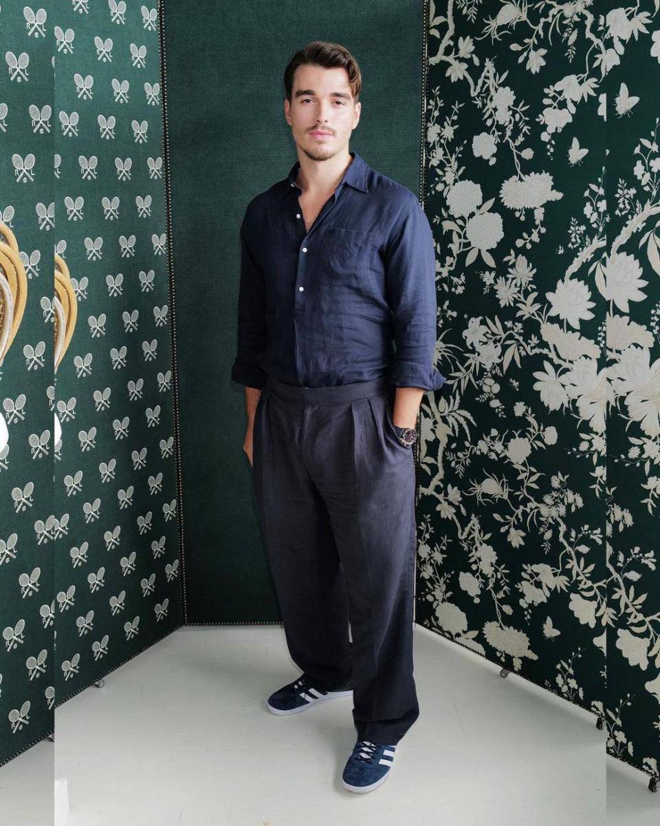 Corey Mylchreest kenakan Polo Ralph Lauren (instagram.com/poloralphlauren)