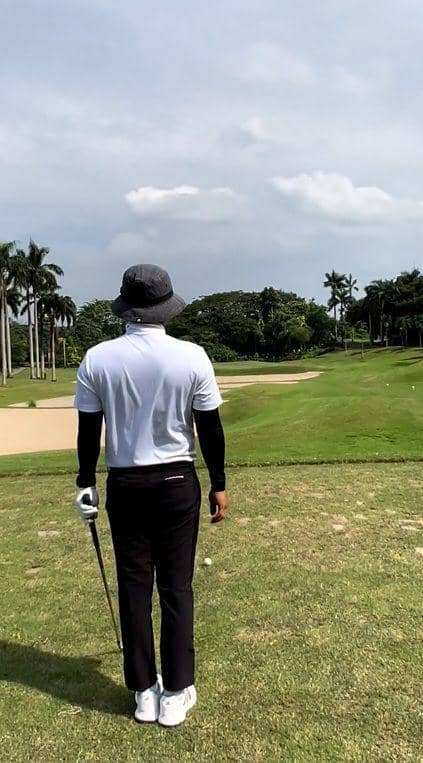 potret Wendi Cagur bermain golf (instagram.com/wendicagur)