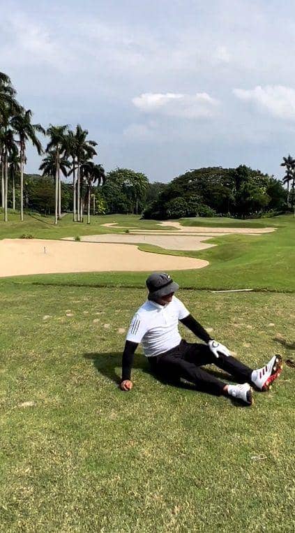 potret Wendi Cagur bermain golf (instagram.com/wendicagur)