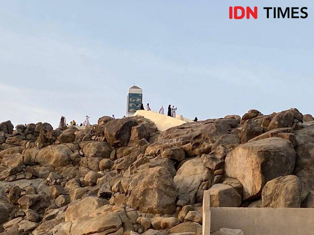 Jabal Rahmah di Arafah, Makkah (IDN Times/Sunariyah)