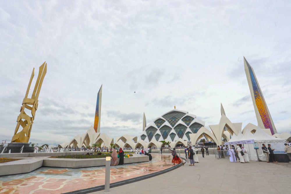 10 Fakta Arsitektur Masjid Raya Al Jabbar Bandung