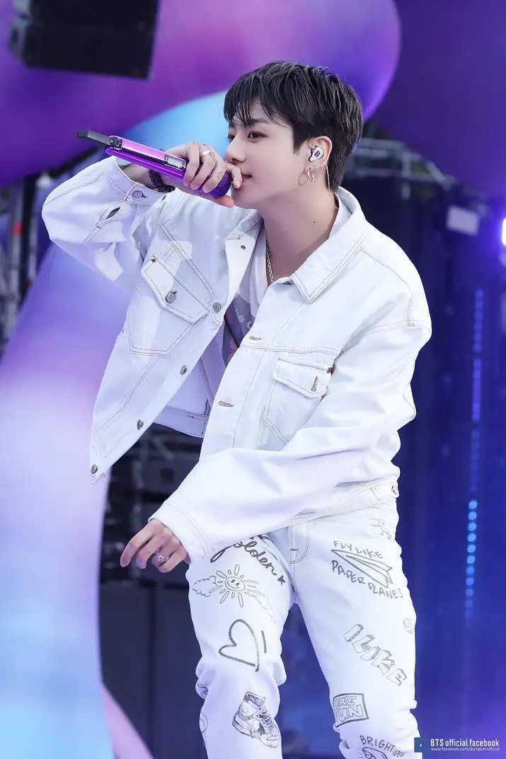 Jungkook BTS (facebook.com/bangtan.official)