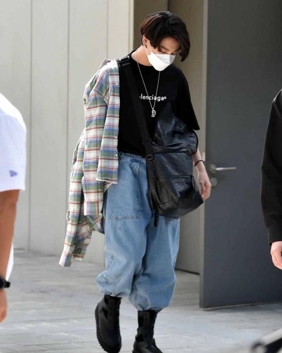Jungkook BTS (instagram.com/bts.biighitofical)