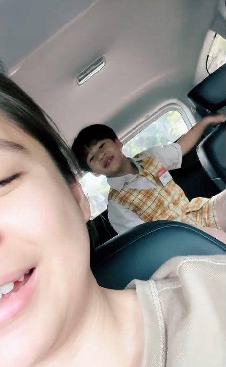 artis antar anak sekolah (Instagram.com/putrititian)