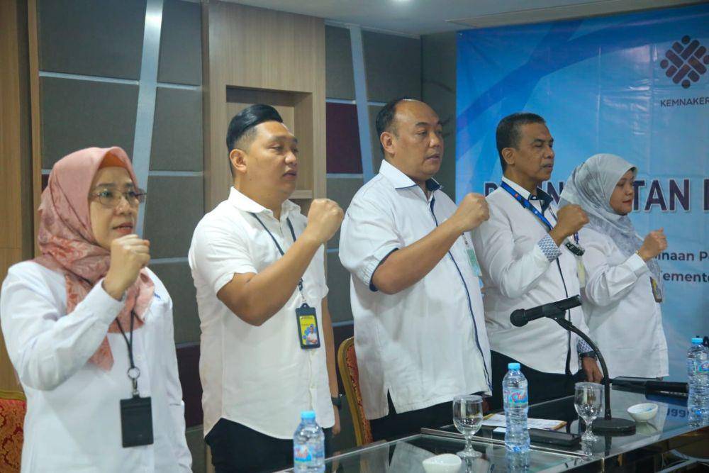 Pembukaan acara Peningkatan Kompetensi Ahli K3 Tahun 2023, di Jakarta, Selasa (18/7). (Dok. Kemnaker)