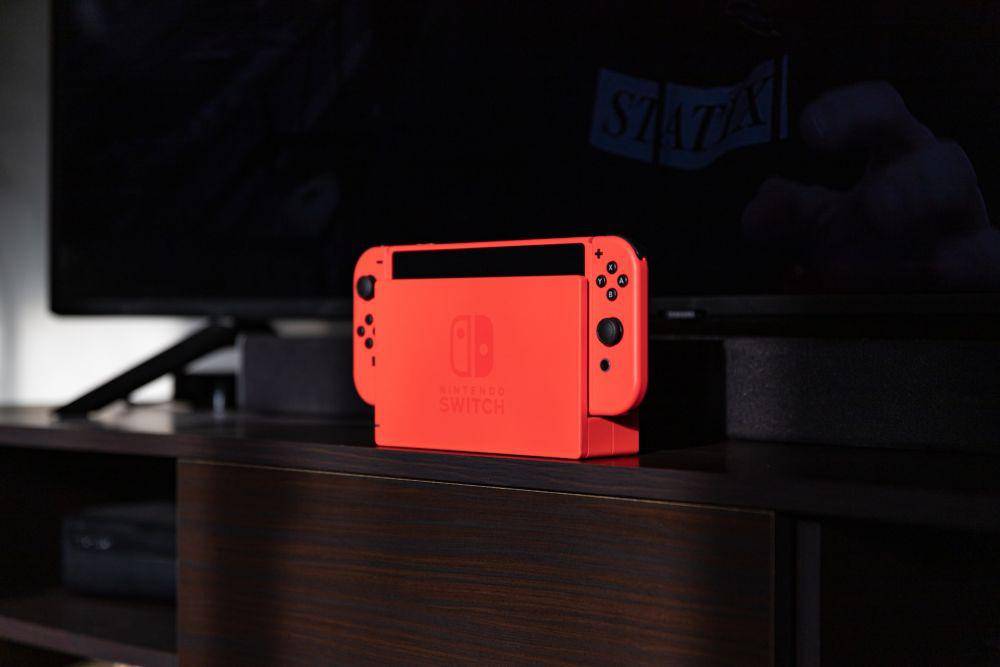 Nintendo Switch (Unsplash/Aishah Ienore)