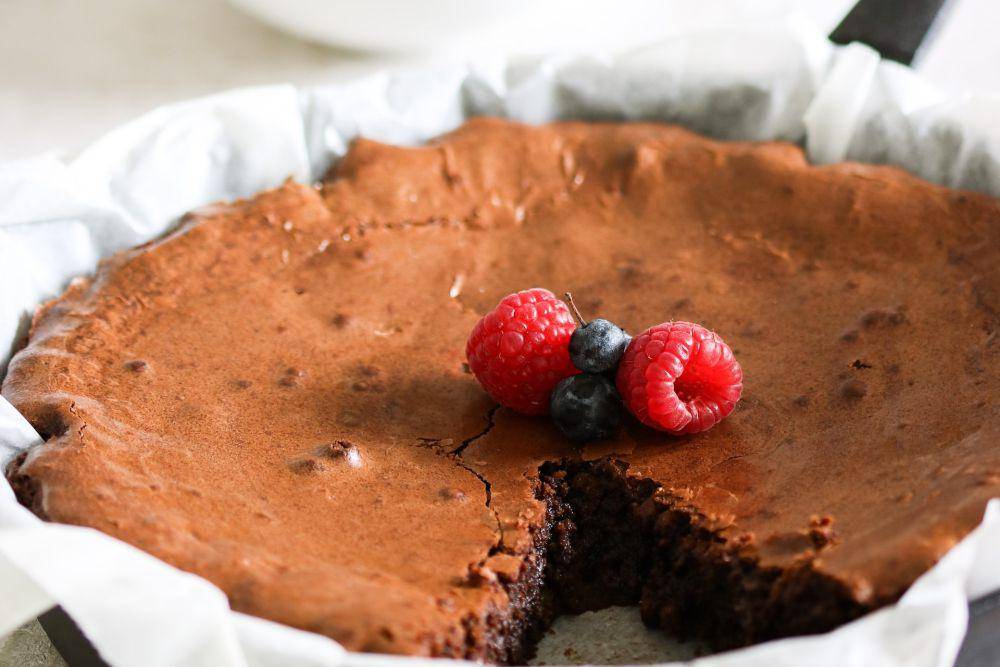 Ilustrasi brownies rice cooker (unsplash.com/ Denise Spijker)