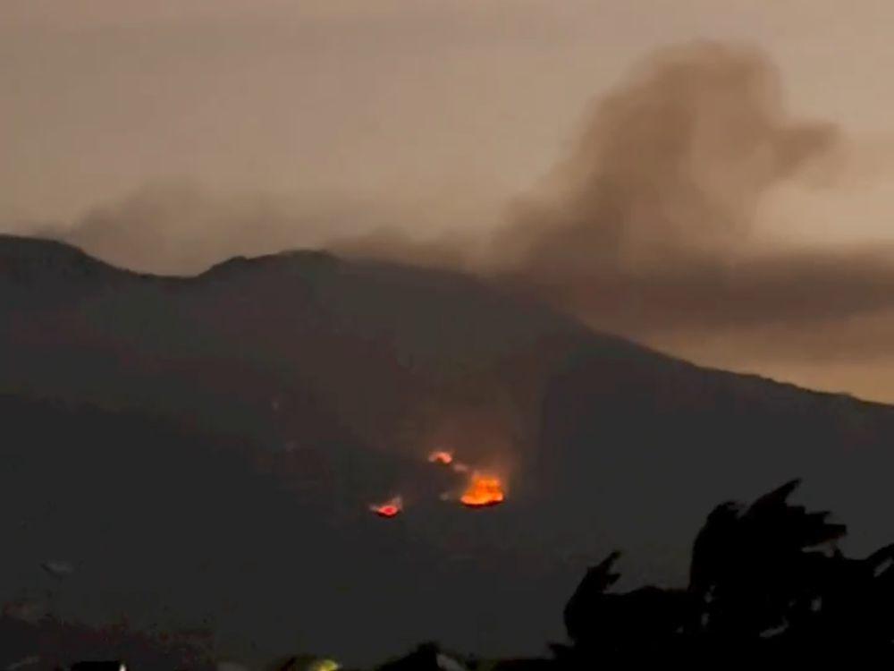 Hujan Ekstrem di Banyuwangi Reda, Gunung Raung Kebakaran