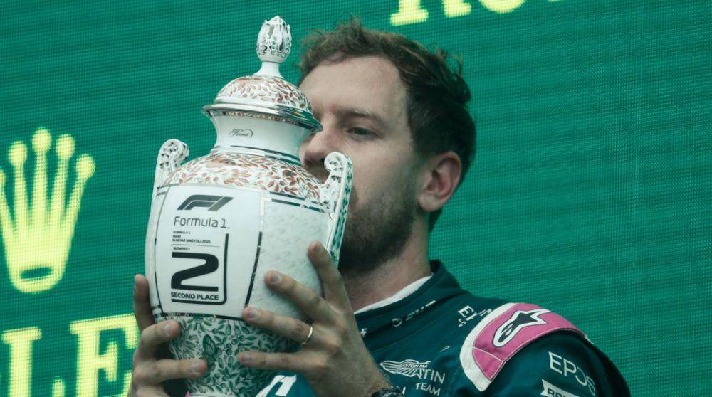 Sebastian Vettel (twitter.com/astonmartin)