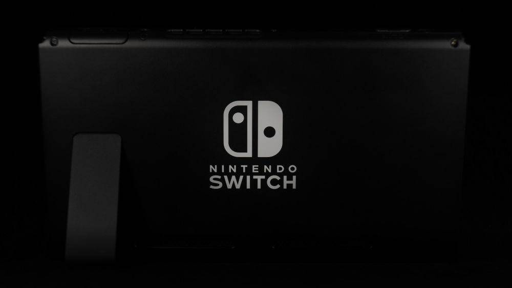 Nintendo Switch (Unsplash/Philip Myrtorp)