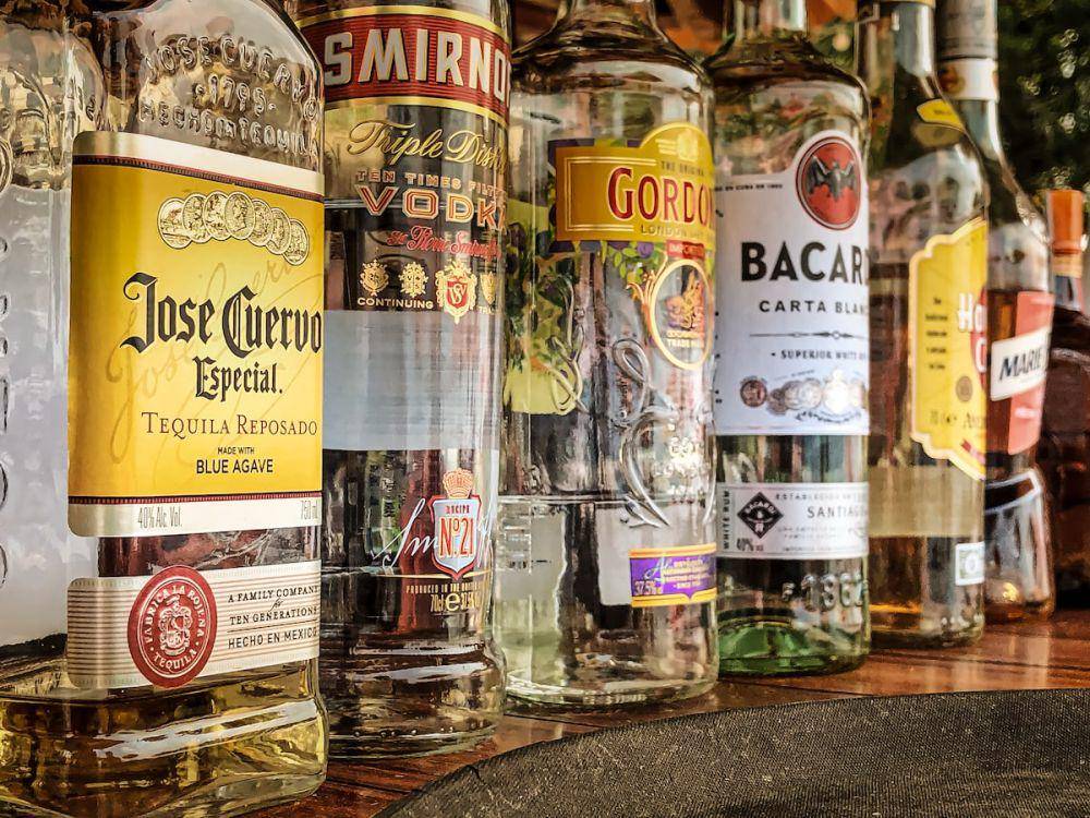 ilustrasi alkohol (unsplash.com/@nextvoyage_pl)