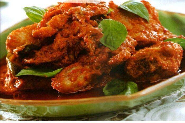 Ayam rica-rica (Gema Sulawesi/gemasulawesi.com)