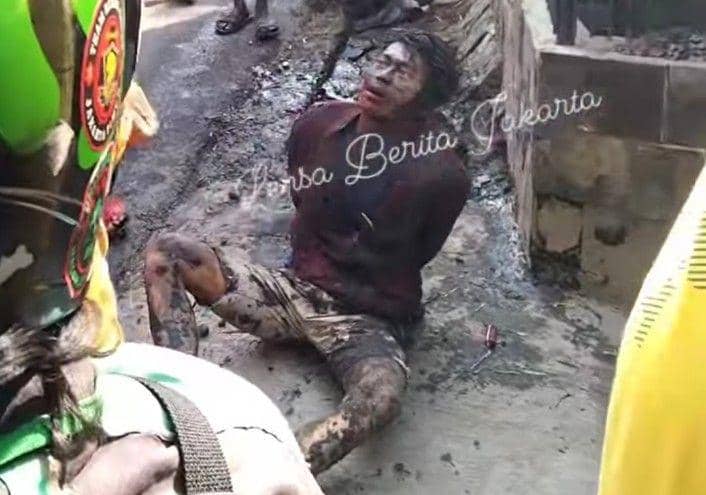 Ketahuan Curi Tabung Gas, Pria di Bekasi Tercebur Selokan saat Dikejar Warga. (Istimewa)