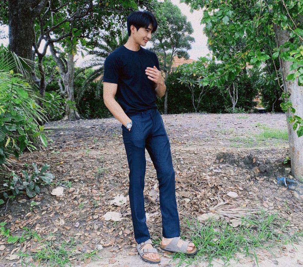 Earth Pirapat (instagram.com/theearthe)