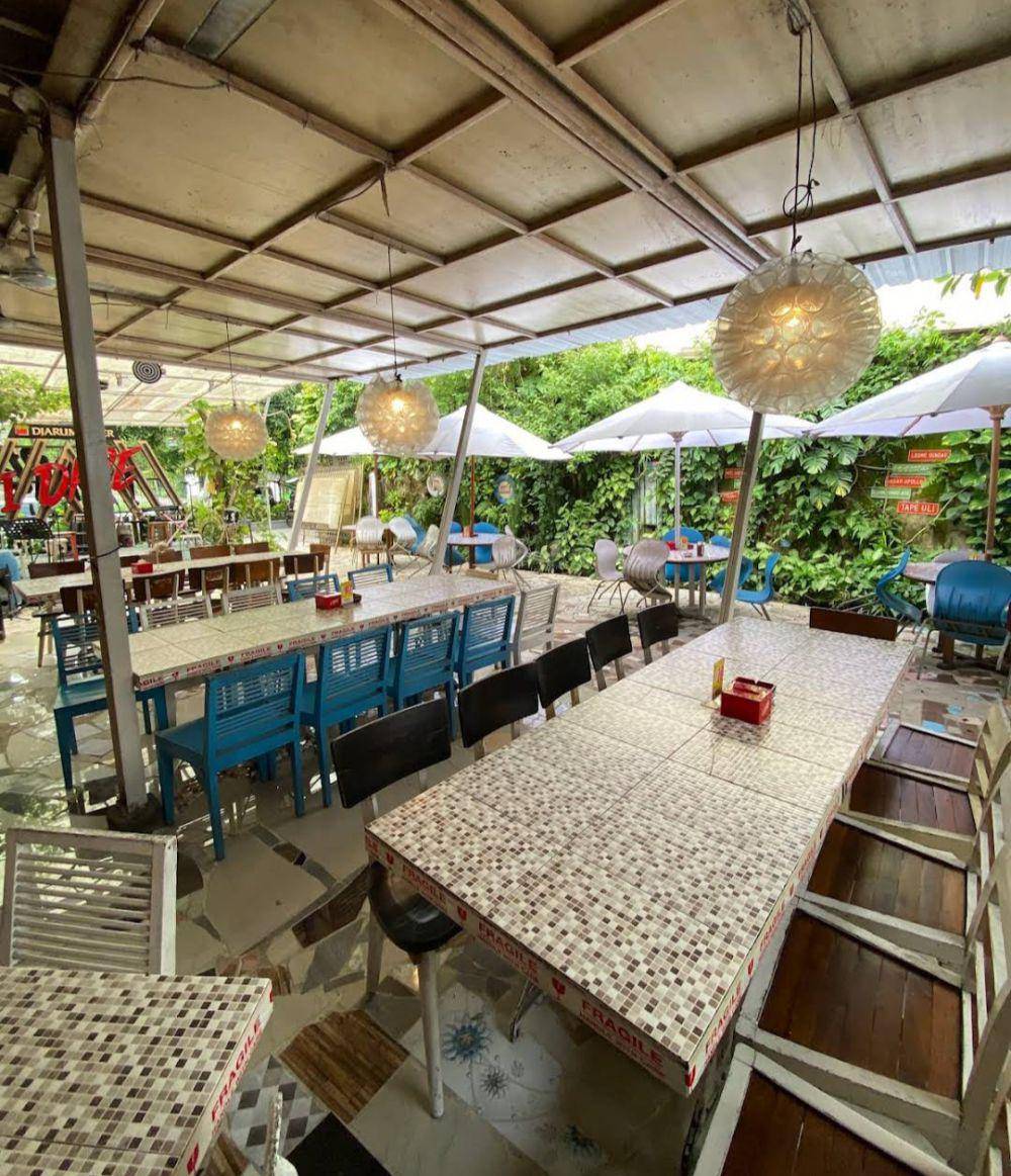 Tiga Tjeret Cafe (google.com/maps/ahmad thoric)